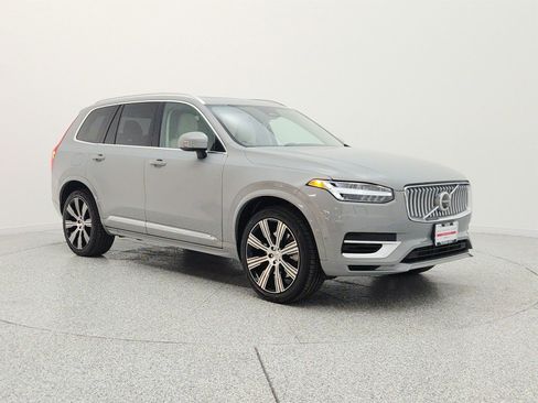 Used 2024 Volvo XC90 T8 Plus AWD/4WD image 3