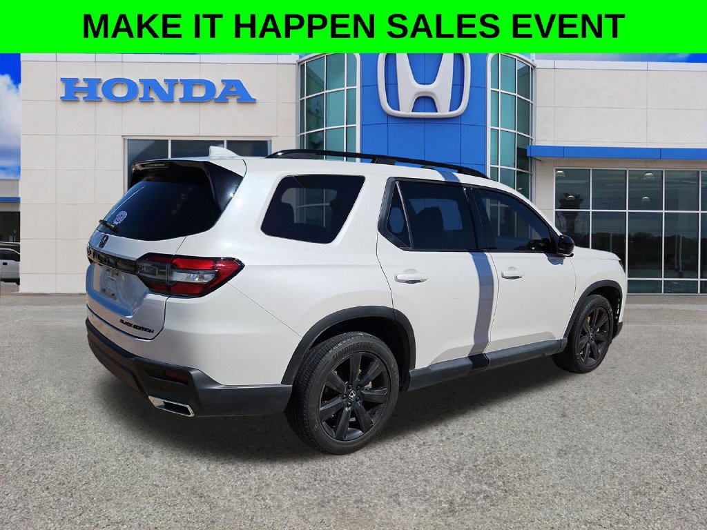 Used 2025 Honda Pilot Black Edition image 19