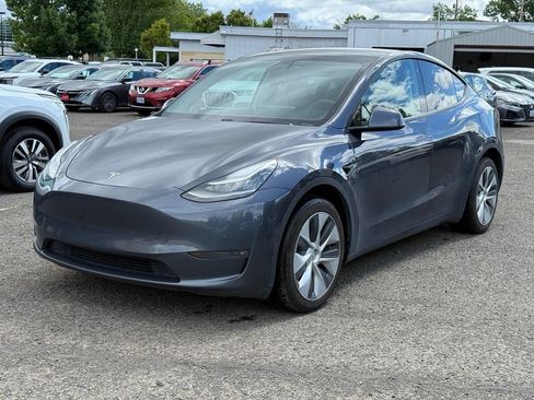 Used 2020 Tesla Model Y Long Range AWD/4WD image 2