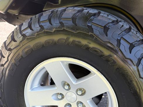 Used 2006 Jeep Wrangler Rubicon w/ Security Group AWD/4WD image 27