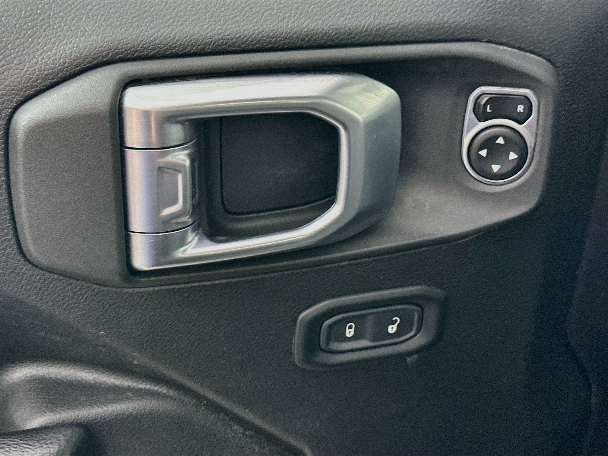 Used 2023 Jeep Wrangler Unlimited w/ 8.4" Radio Group AWD/4WD image 15