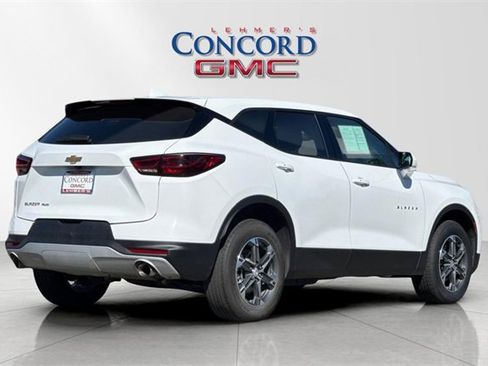 Used 2025 Chevrolet Blazer LT image 4