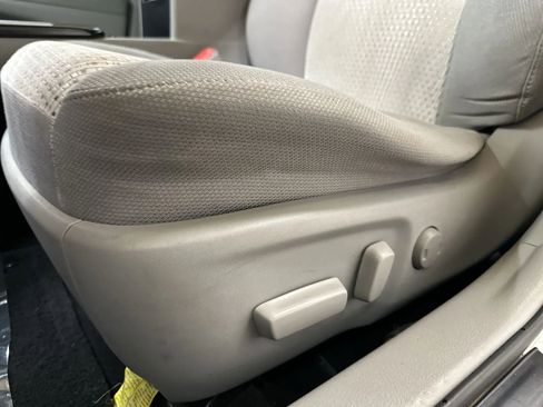 Used 2013 Toyota Camry LE image 14