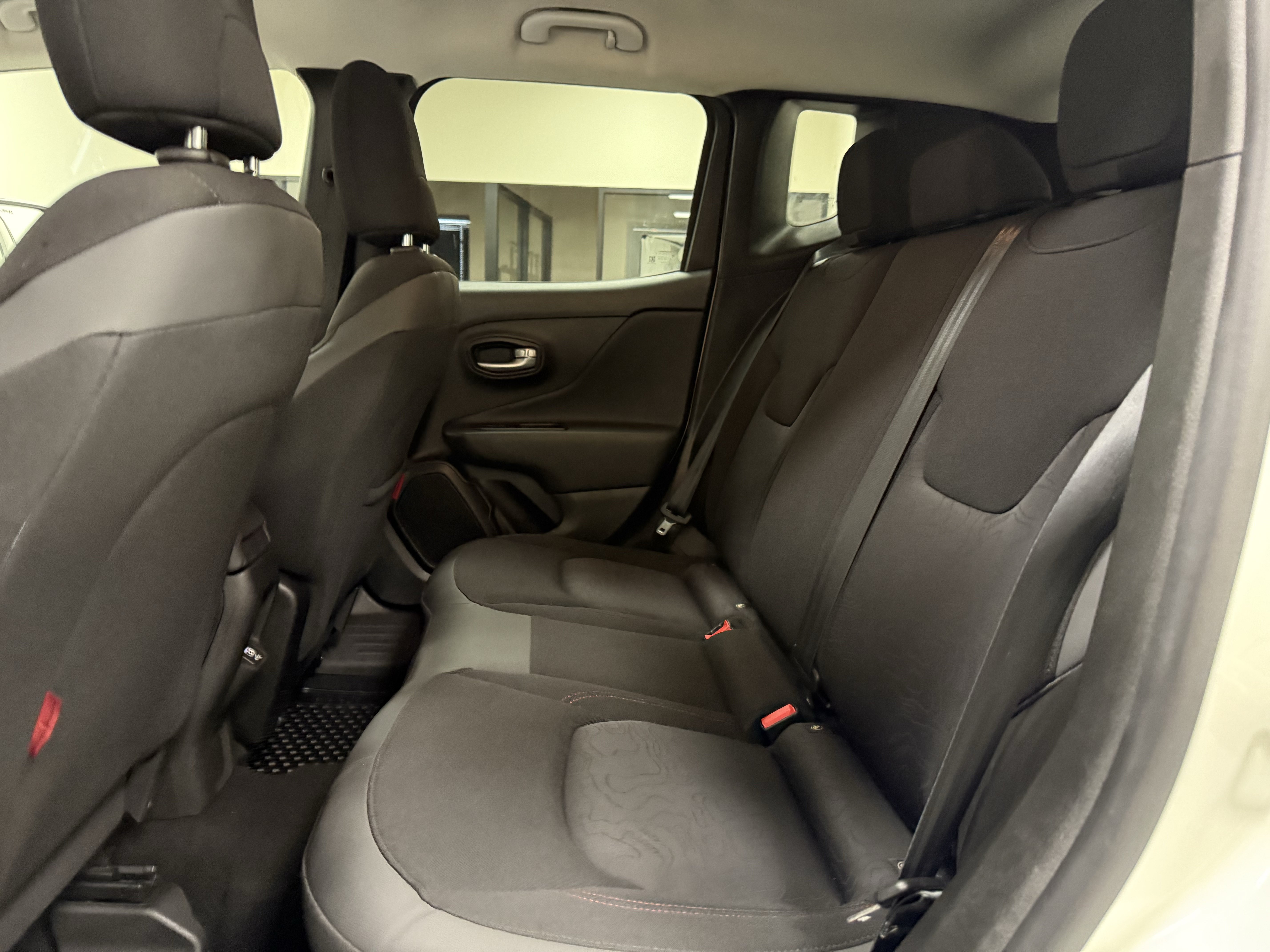 Used 2023 Jeep Renegade Trailhawk AWD/4WD image 14