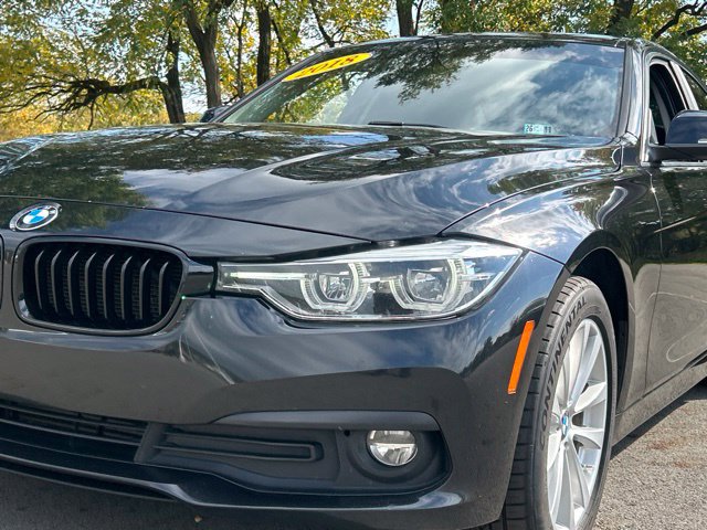 Used 2018 BMW 320i xDrive Sedan AWD/4WD image 10