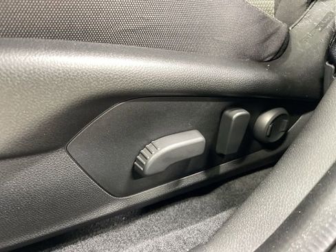 Used 2024 Subaru Crosstrek 2.0i Premium image 12