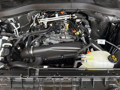 Used 2026 Ford Explorer Active w/ Active Comfort Package RWD image 40