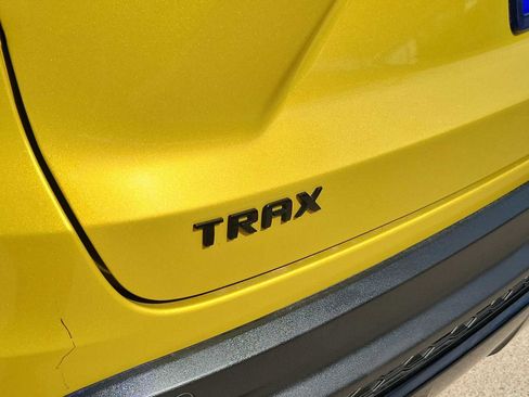 Used 2025 Chevrolet Trax RS w/ Sunroof Package FWD image 11