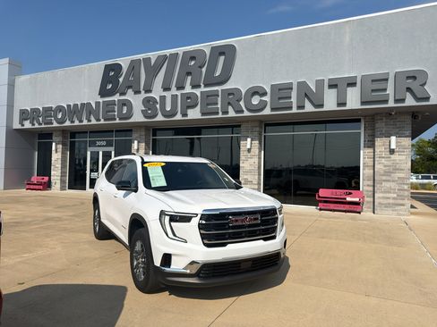 Used 2025 GMC Acadia Elevation FWD image 1