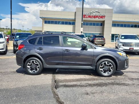 Used 2016 Subaru Crosstrek 2.0i Premium AWD/4WD image 3
