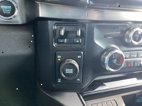 Used 2023 Ford F250 Lariat w/ Chrome Package image 57