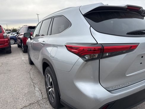 Used 2022 Toyota Highlander XLE image 8