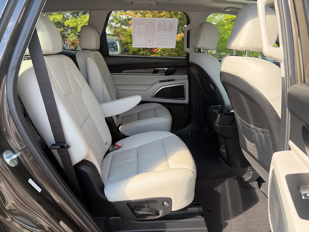 Used 2022 Kia Telluride EX w/ EX Premium Package FWD image 45