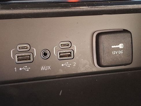 Used 2023 Jeep Grand Cherokee Limited w/ Black Appearance Package image 26