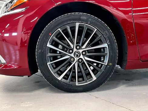 Used 2023 Lexus ES 250 w/ Premium Package image 34