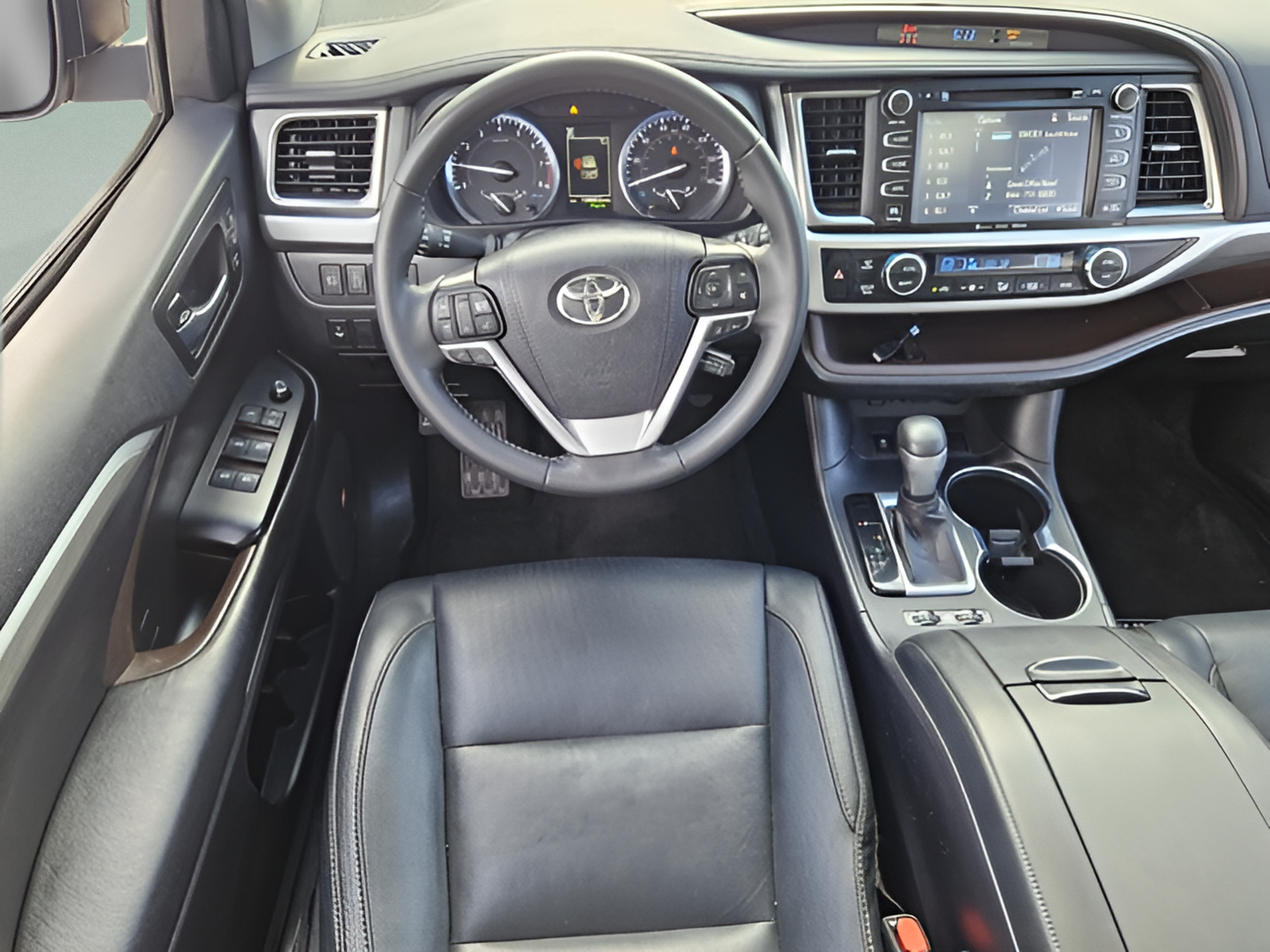 Used 2019 Toyota Highlander Limited FWD image 12