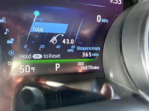 Used 2021 Toyota Camry XLE w/ Cold Weather Package image 13