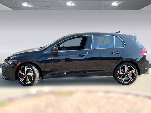 Used 2026 Volkswagen Golf SE FWD image 2