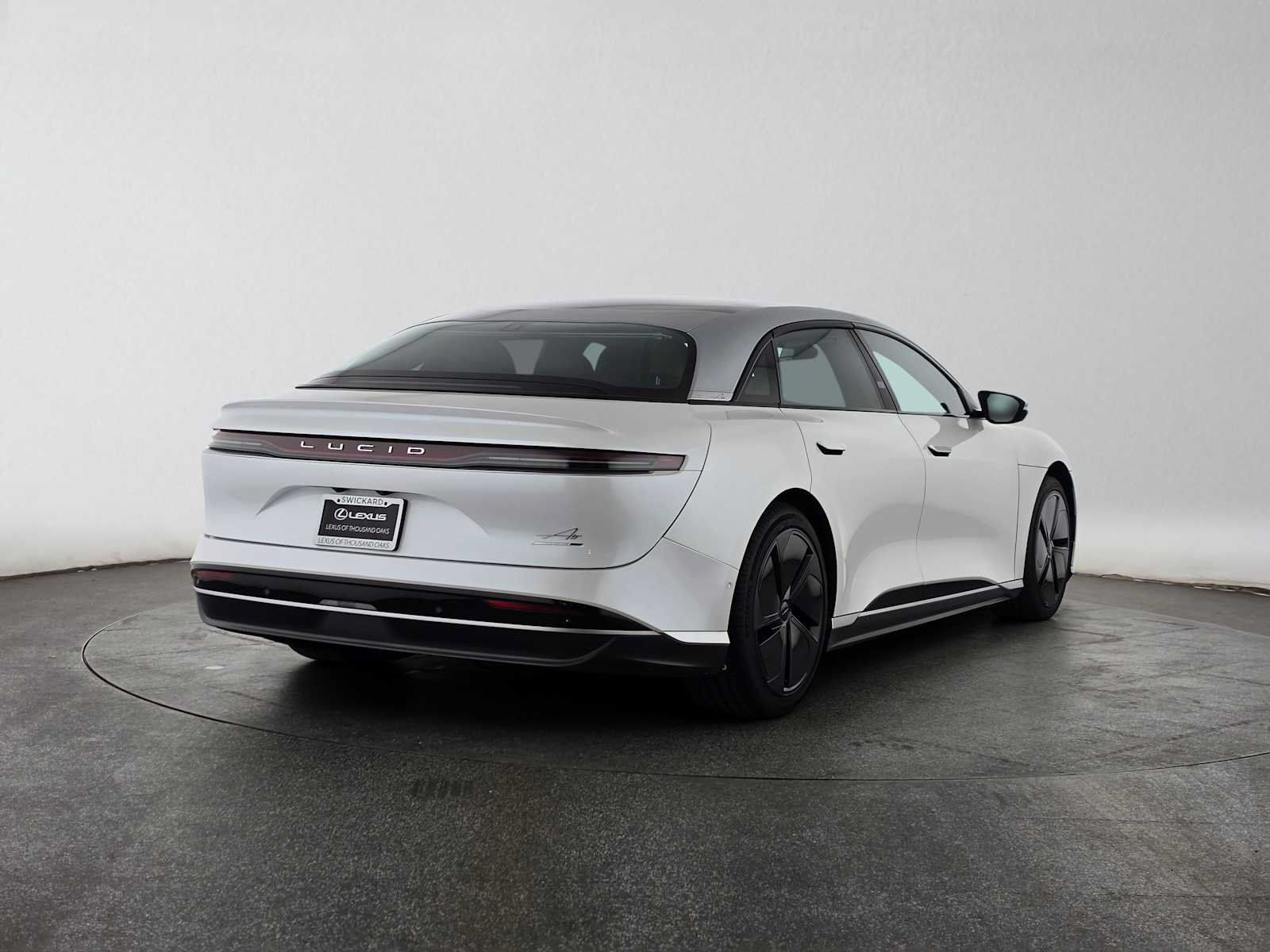 Used 2023 Lucid Air Touring AWD/4WD image 3