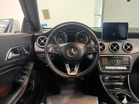 Used 2018 Mercedes-Benz CLA 250 image 21