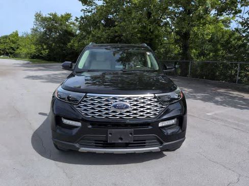Used 2020 Ford Explorer Platinum w/ Premium Technology Package AWD/4WD image 3