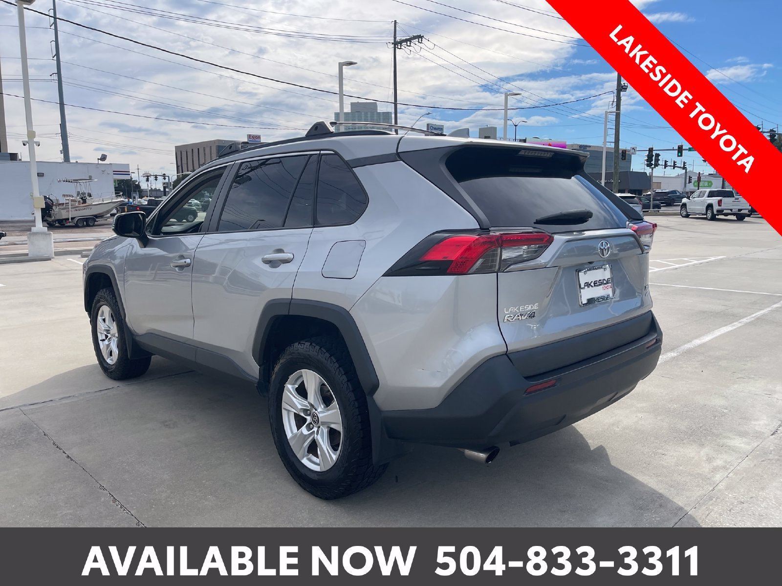 Used 2021 Toyota RAV4 XLE AWD/4WD image 3