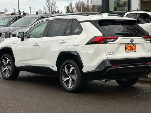 Used 2023 Toyota RAV4 SE w/ Weather & Moonroof Package image 6