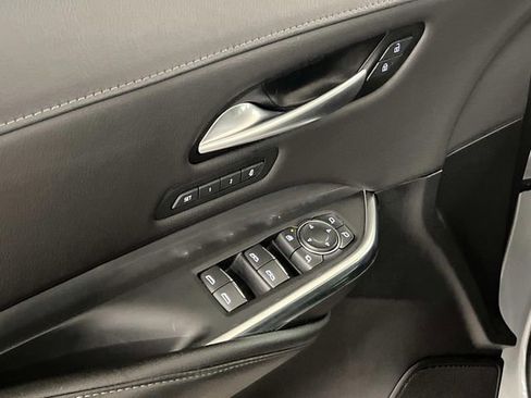 Used 2024 Cadillac XT4 Premium Luxury image 10