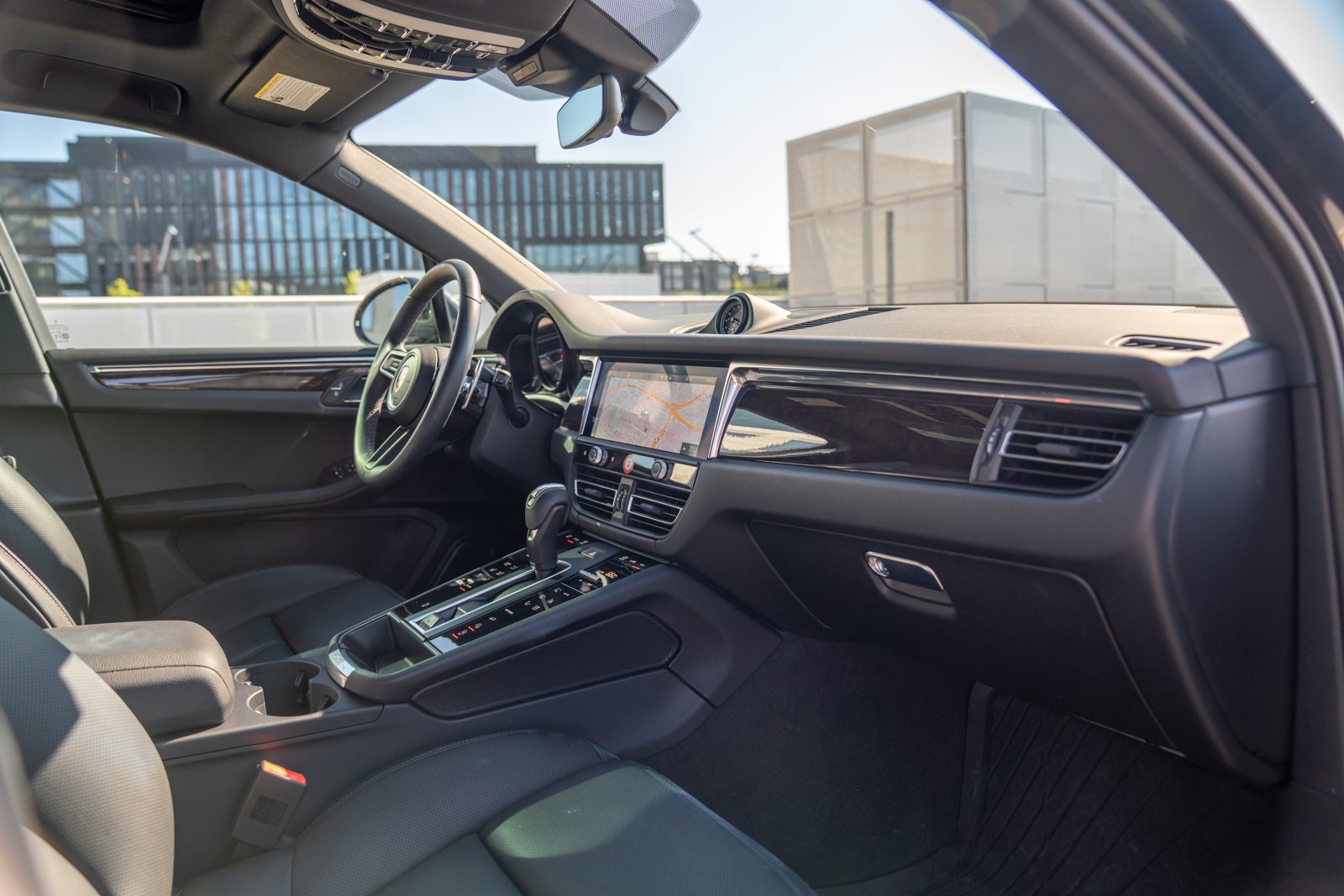 Certified 2026 Porsche Macan AWD/4WD image 25