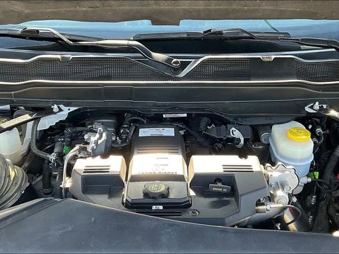 Used 2024 RAM 2500 Big Horn w/ Off Road Package AWD/4WD image 9