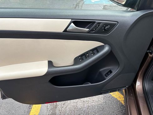 Used 2012 Volkswagen Jetta SE FWD image 14