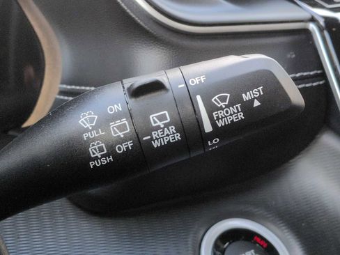 Used 2023 Jeep Grand Cherokee L Laredo image 25