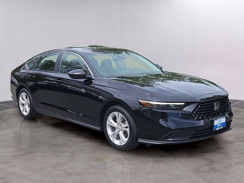 Certified 2025 Honda Accord LX image 3
