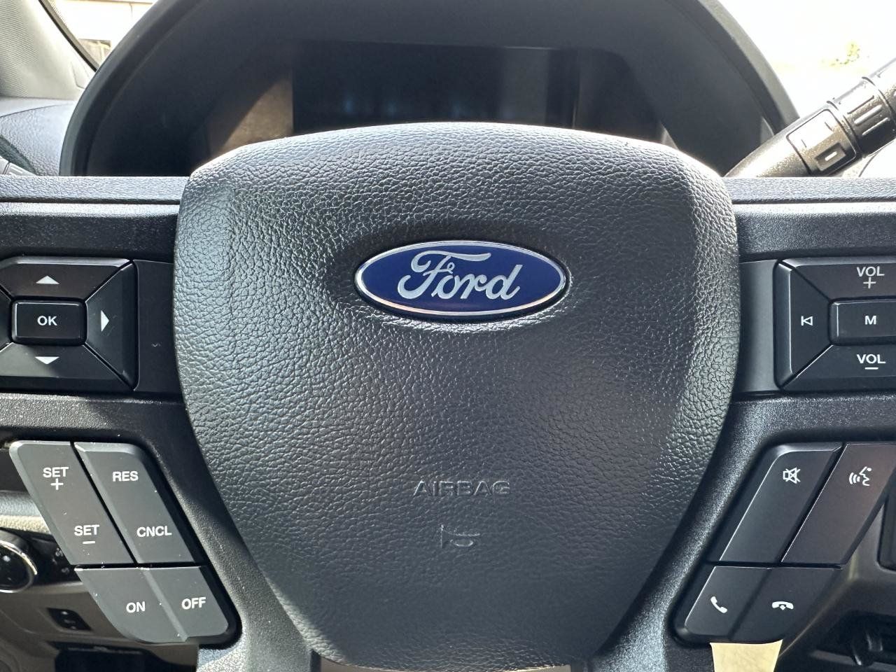 Used 2022 Ford F350 XLT w/ XLT Premium Package AWD/4WD image 50