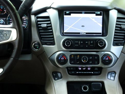 Used 2017 GMC Yukon SLT image 26