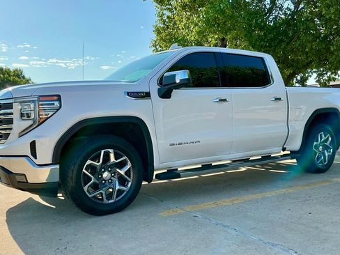 Used 2022 GMC Sierra 1500 SLT w/ SLT Convenience Package AWD/4WD image 7
