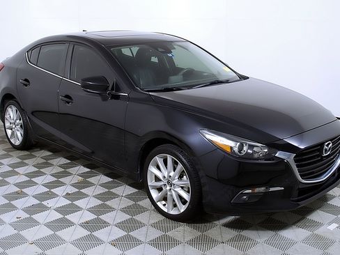 Used 2017 MAZDA MAZDA3 Grand Touring image 6