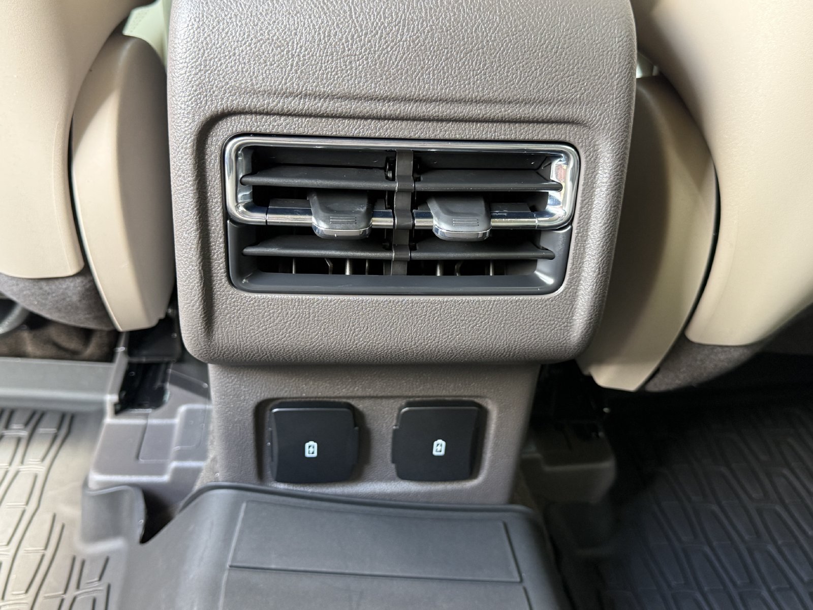 Used 2023 Lincoln Corsair FWD w/ Equipment Group 101A image 20