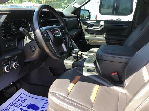 Used 2024 GMC Sierra 1500 AT4 w/ Technology Package AWD/4WD image 2