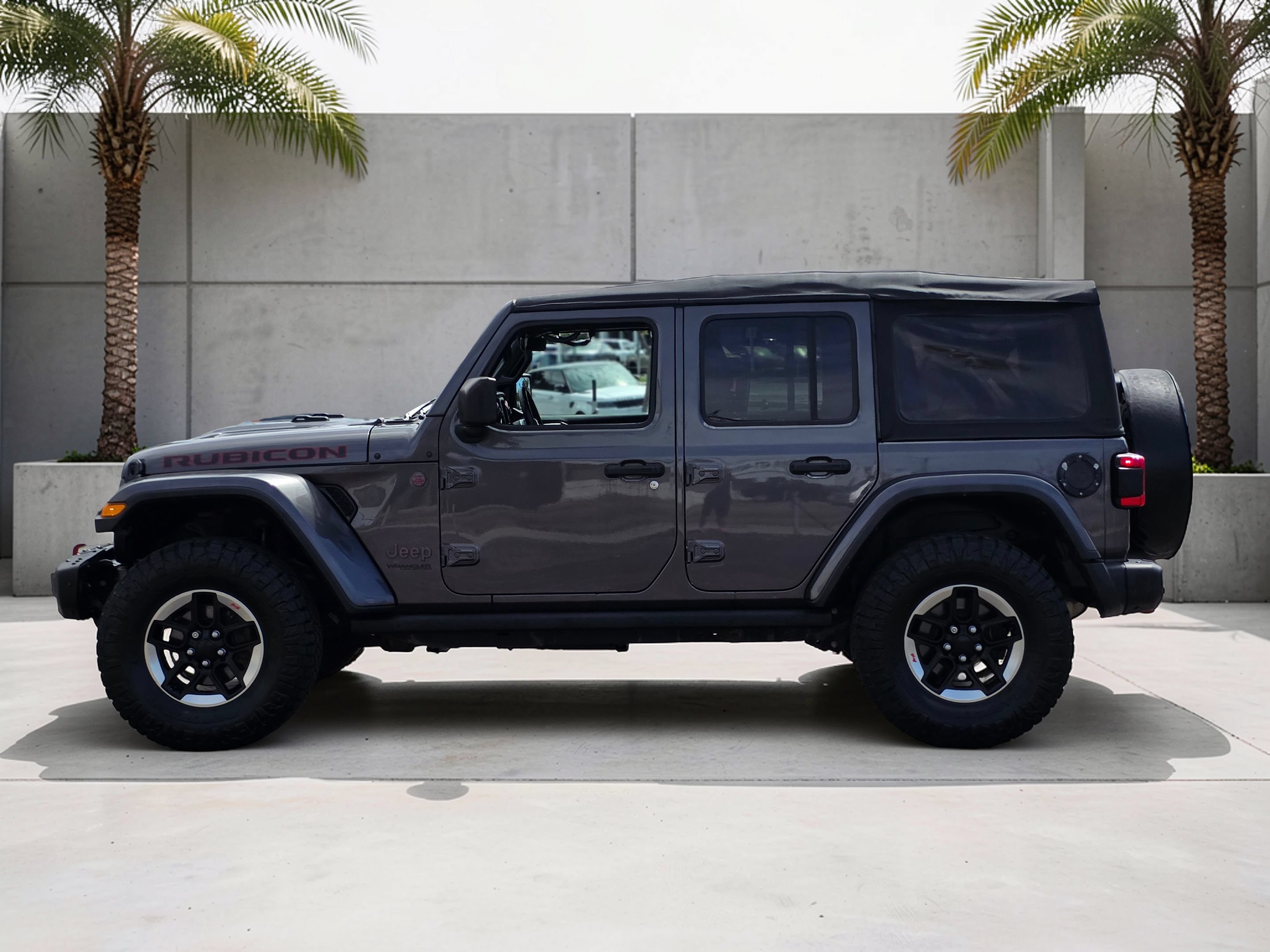 Used 2018 Jeep Wrangler Unlimited Rubicon w/ Dual Top Group AWD/4WD image 5