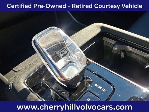 Certified 2025 Volvo XC90 B6 Plus image 17