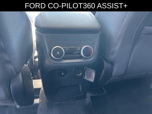 Used 2025 Ford Explorer Active AWD/4WD image 24