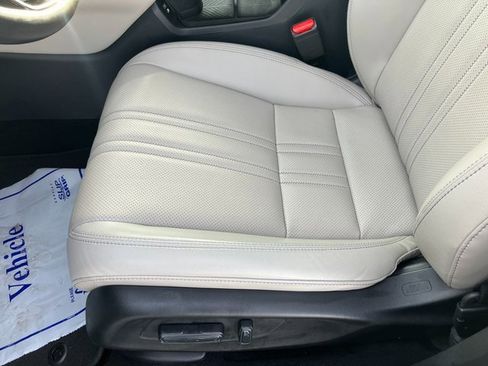 Used 2024 Honda HR-V EX-L image 14