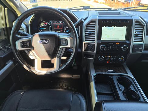Used 2017 Ford F250 Lariat w/ Lariat Value Package AWD/4WD image 16
