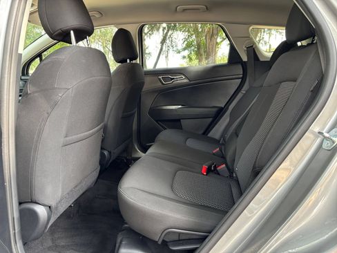 Used 2025 Kia Sportage LX FWD image 23