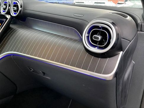 Certified 2025 Mercedes-Benz GLC 300 GLC 300 image 19