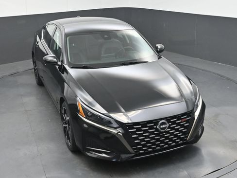 Certified 2025 Nissan Altima 2.5 SR FWD image 27