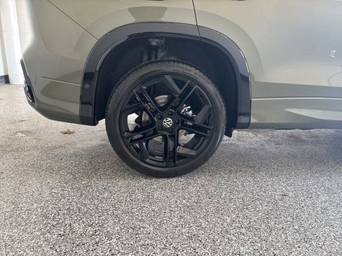 New 2026 Volkswagen Tiguan SE R-Line AWD/4WD image 41