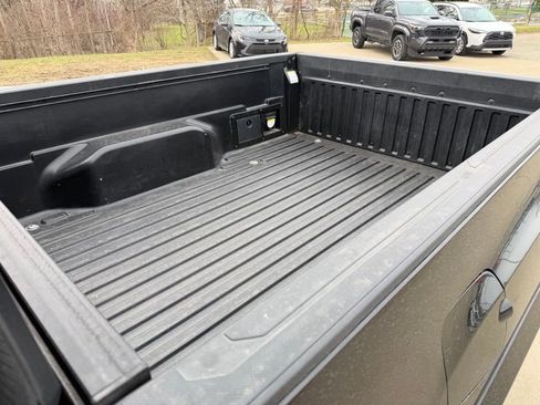 Used 2017 Toyota Tacoma TRD Sport w/ Premium & Technology Package image 27