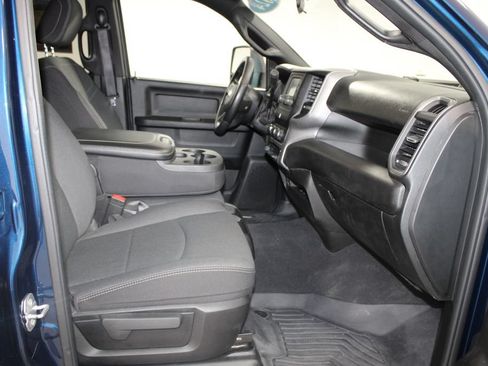 Used 2024 RAM 3500 Tradesman w/ Chrome Appearance Group AWD/4WD image 29